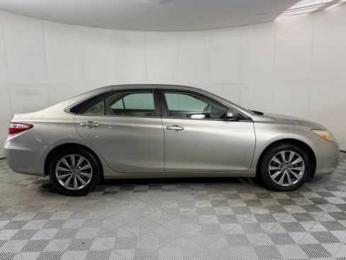 Used 2016 Toyota Camry XLE FWD image 10