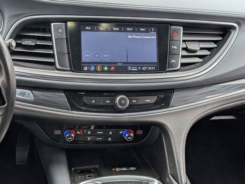 Used 2022 Buick Enclave Essence FWD image 12