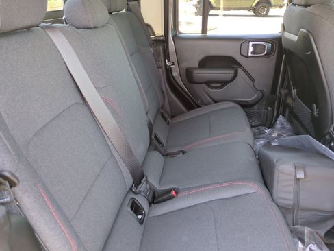 New 2025 Jeep Gladiator Rubicon w/ Convenience Group image 18