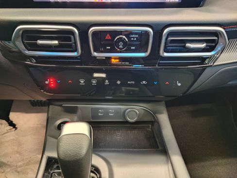 New 2026 Nissan Sentra SR w/ SR Premium Package FWD image 25