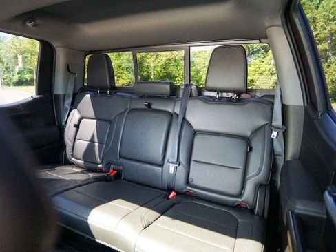 Used 2021 Chevrolet Silverado 1500 LT Trail Boss w/ Convenience Package II AWD/4WD image 32