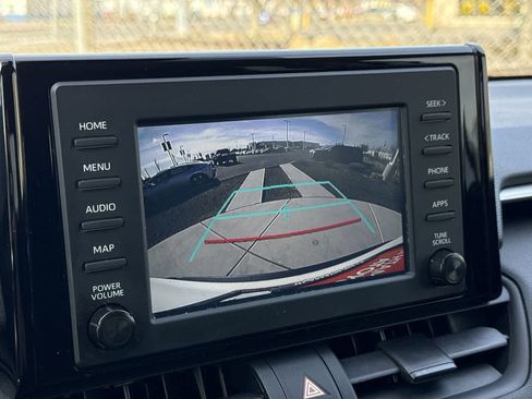 Used 2019 Toyota RAV4 LE w/ Carpet Mat Package image 19