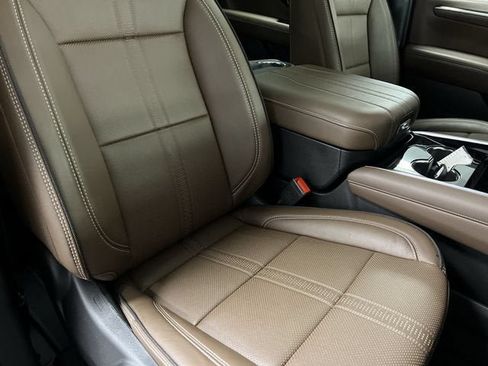 Certified 2025 Chevrolet Tahoe High Country AWD/4WD image 29