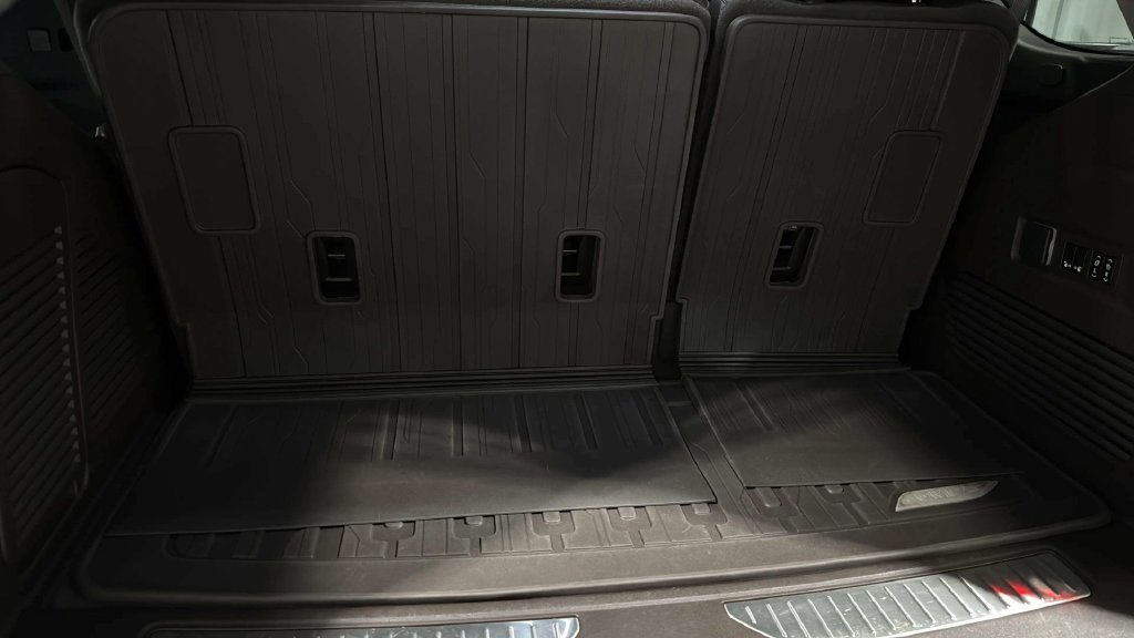 Used 2022 GMC Yukon Denali AWD/4WD image 8