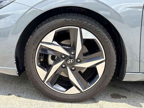 Used 2021 Hyundai Elantra Limited FWD image 9