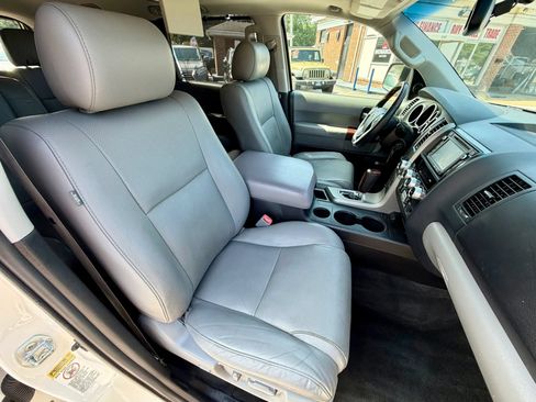 Used 2017 Toyota Sequoia Platinum AWD/4WD image 12