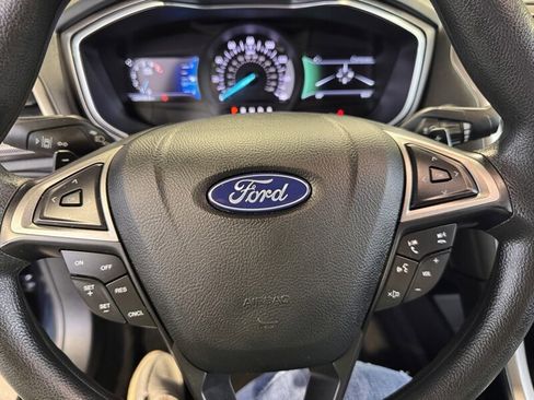 Used 2020 Ford Fusion SE image 26