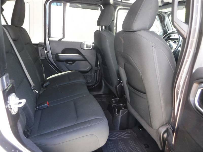 Used 2019 Jeep Wrangler Unlimited Sahara w/ Safety Group AWD/4WD image 5