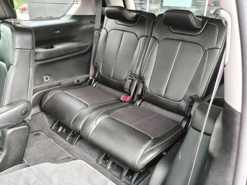 Used 2023 Jeep Grand Cherokee L Limited w/ Luxury Tech Group II AWD/4WD image 14