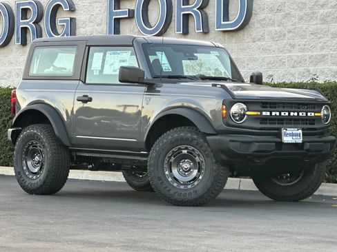 New 2025 Ford Bronco Base w/ Sasquatch Package image 2