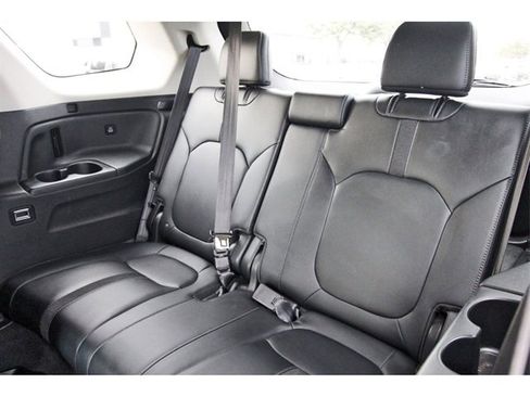 Used 2023 Honda Pilot EX-L image 10