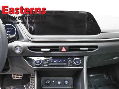 Used 2023 Hyundai Sonata SEL Plus w/ Preferred Accessory Package FWD image 12