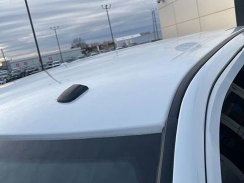 Used 2024 RAM 2500 Laramie AWD/4WD image 11