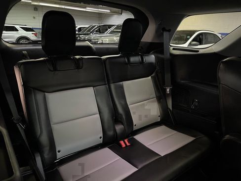 Used 2022 Ford Explorer XLT w/ Equipment Group 202A image 15