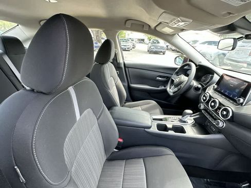 Used 2025 Nissan Sentra SV FWD image 14
