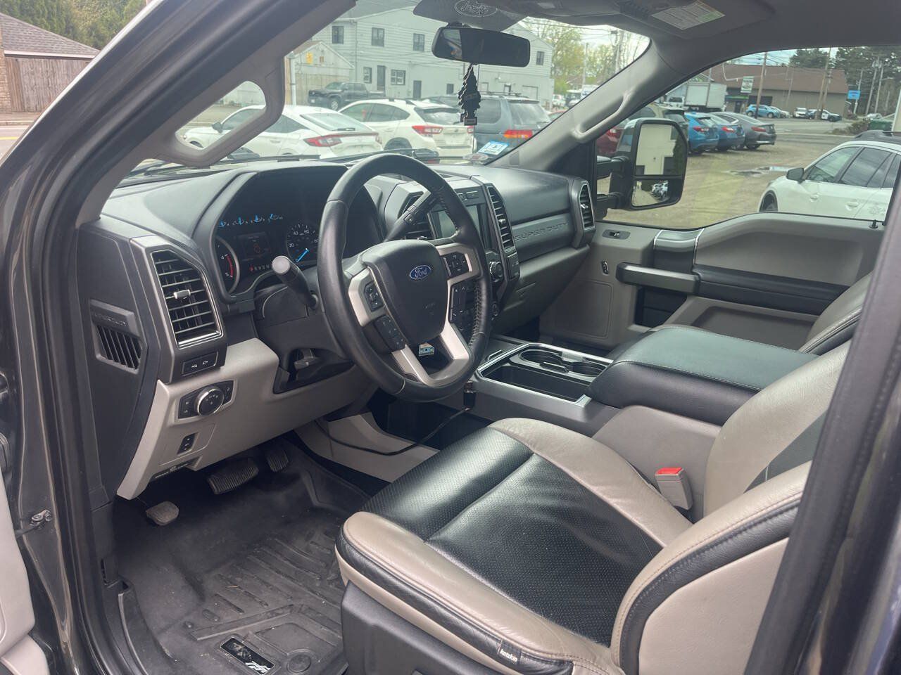 Used 2019 Ford F350 XLT w/ XLT Premium Package AWD/4WD image 14
