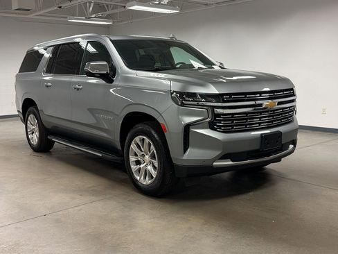 Used 2024 Chevrolet Suburban Premier RWD image 5