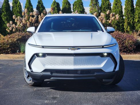 New 2026 Chevrolet Equinox EV LT image 5