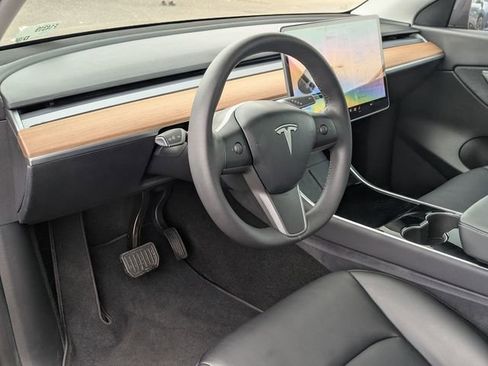 Used 2021 Tesla Model Y Long Range AWD/4WD image 30