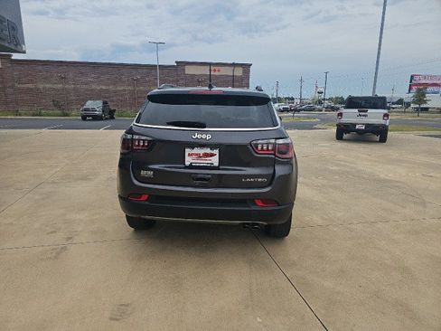 Used 2022 Jeep Compass Limited image 5