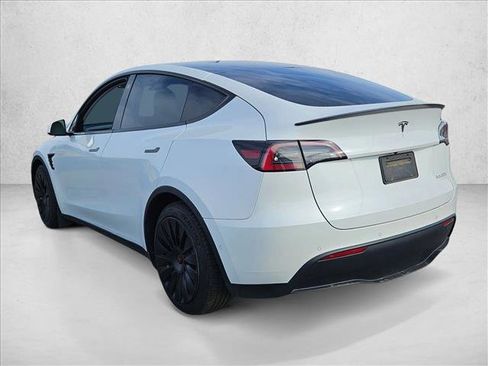 Used 2022 Tesla Model Y Performance image 7