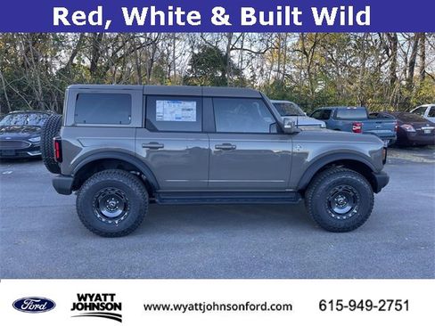 New 2025 Ford Bronco Outer Banks w/ Sasquatch Package image 2