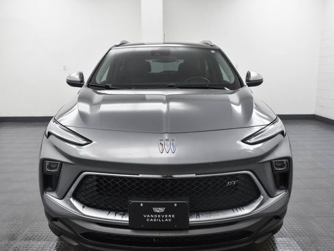 Used 2024 Buick Encore GX Sport Touring image 2