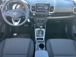 New 2026 Hyundai Venue SE FWD video 3