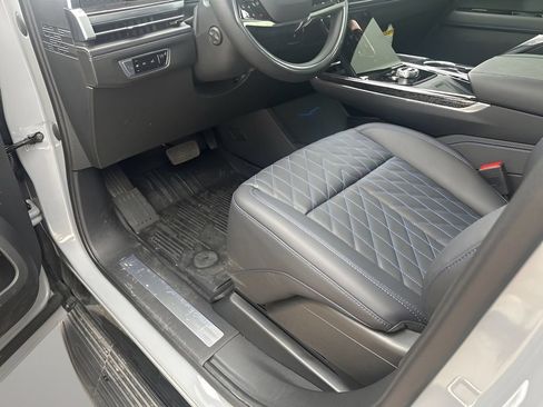 New 2026 Cadillac Escalade IQ Luxury 1 w/ LPO, Floor Liner Package AWD/4WD image 29