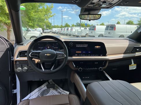 New 2026 Chevrolet Suburban High Country AWD/4WD image 34