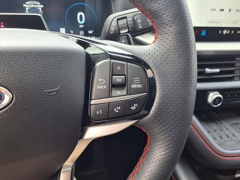 Used 2025 Ford Explorer ST image 18