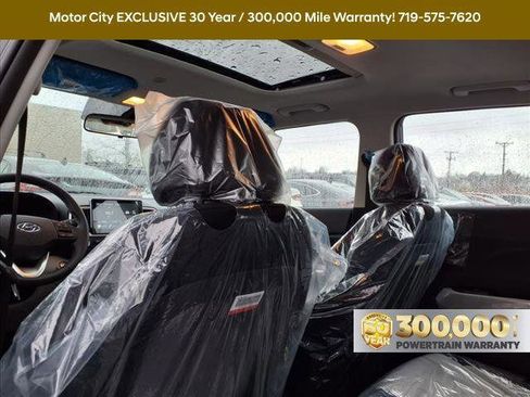 New 2025 Hyundai Venue SEL image 24