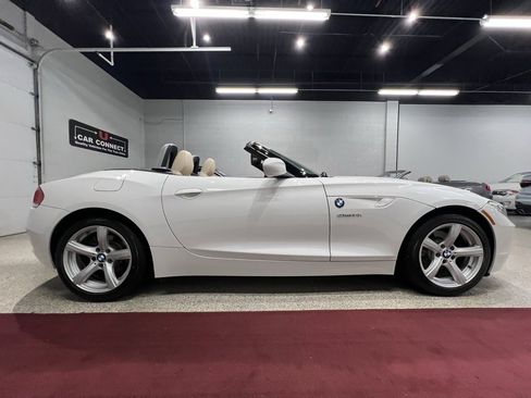 Used 2011 BMW Z4 sDrive30i image 16