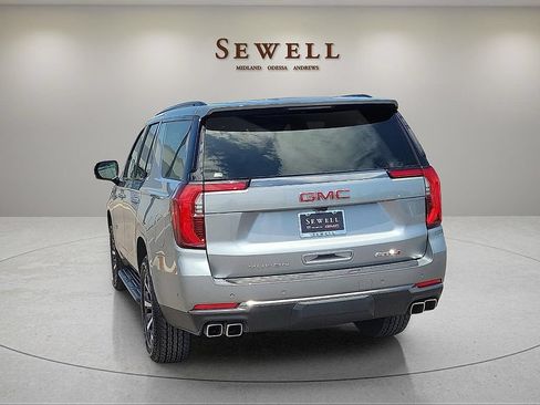 Used 2025 GMC Yukon AT4 w/ Premium Trailering Package AWD/4WD image 3