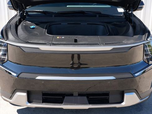 Used 2025 Kia EV9 Light Long Range image 7