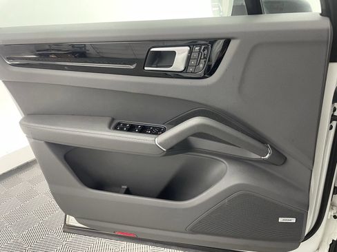 Certified 2020 Porsche Cayenne image 14