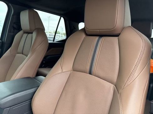 Used 2026 Toyota 4Runner Limited w/ Tow Technology Package image 9