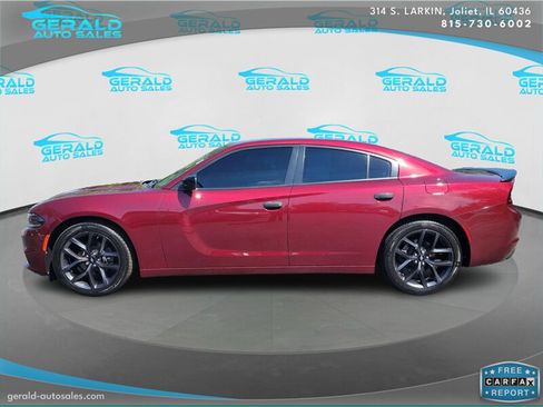 Used 2019 Dodge Charger SXT w/ Blacktop Package RWD image 3