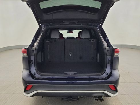 Used 2021 Toyota Highlander XSE image 29