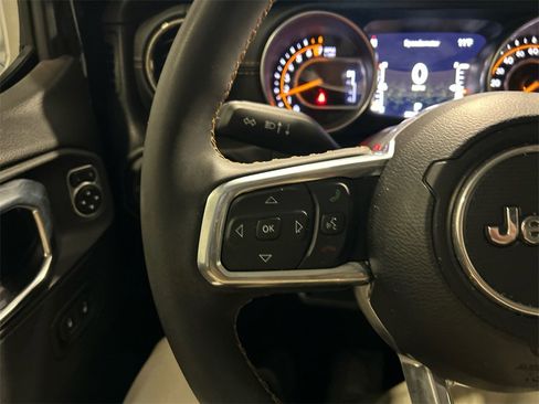 Used 2023 Jeep Gladiator Overland image 20