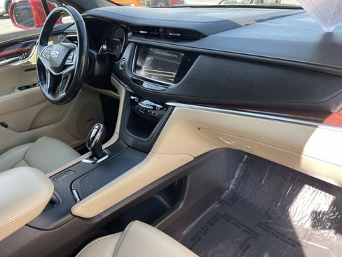 Used 2018 Cadillac XT5 Luxury w/ Driver Awareness Package image 29