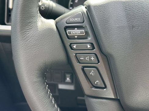 Used 2025 Nissan Frontier SV w/ SV Convenience Package RWD image 22