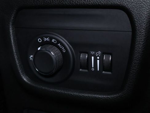 Used 2023 Jeep Grand Cherokee L Laredo image 29