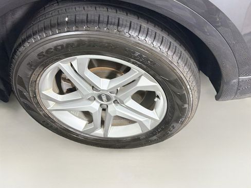 Used 2019 Audi Q5 2.0T Premium w/ Convenience Package AWD/4WD image 11