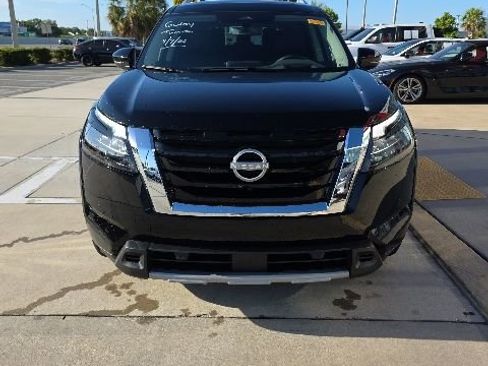 Used 2025 Nissan Pathfinder Platinum w/ Cargo Package AWD/4WD image 9