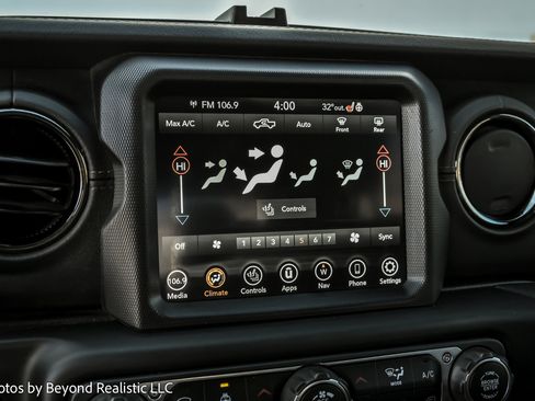 Used 2021 Jeep Gladiator Overland image 27