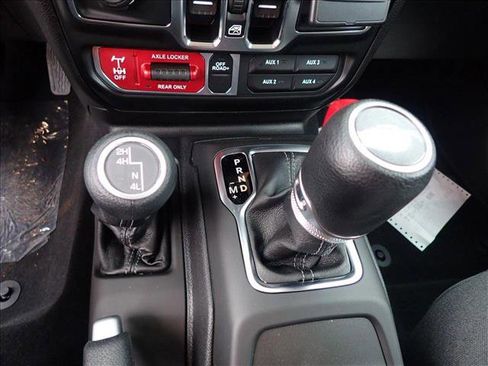 New 2025 Jeep Gladiator Willys image 22