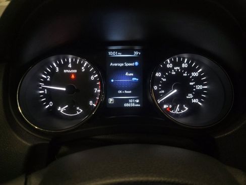 Used 2017 Nissan Rogue SV image 23