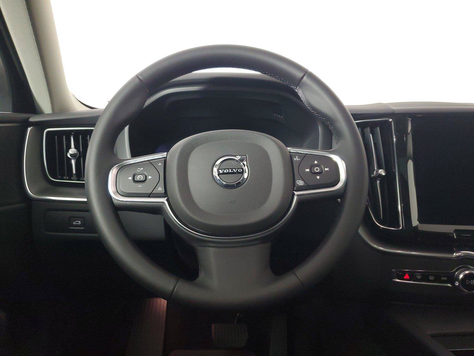 Used 2024 Volvo XC60 B5 Core w/ Protection Package Premier AWD/4WD image 16