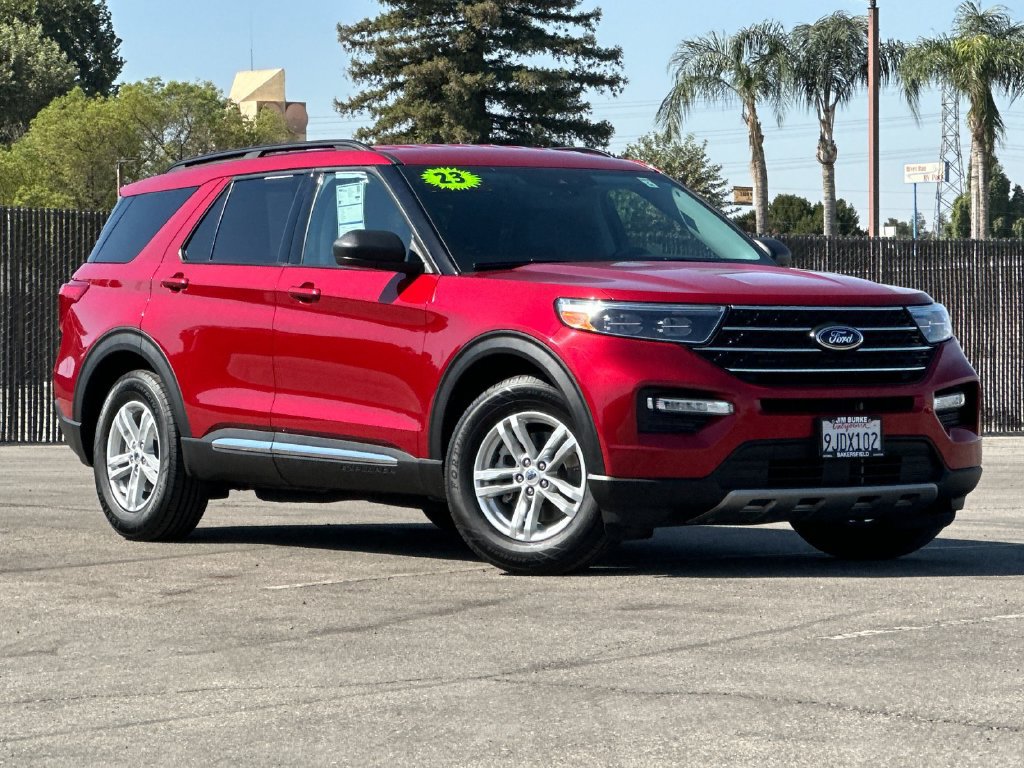 Certified 2023 Ford Explorer XLT w/ Equipment Group 202A RWD image 1